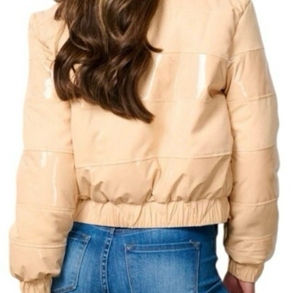NWT Beige PufferJacket
Multiple Sizes Available! - Picture 3 of 9